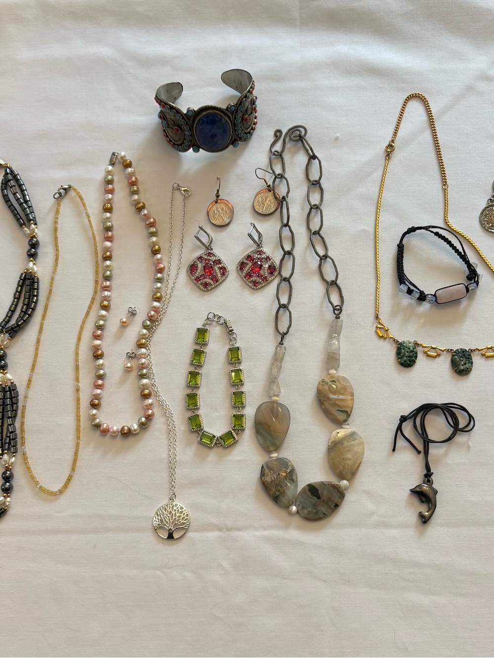 Costume Jewelry Lot 16 pieces